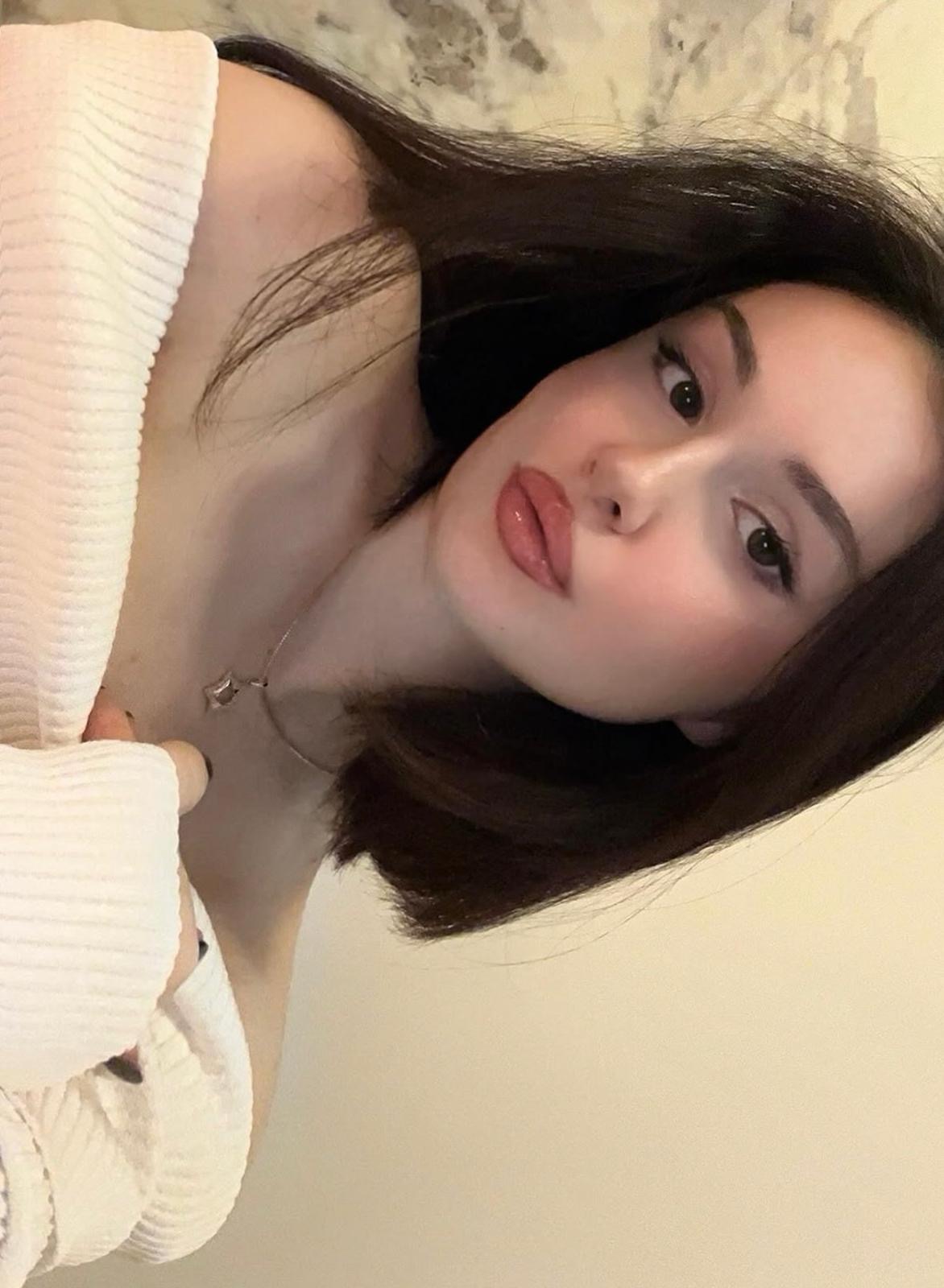 Çiçekli Seçici Escort Aytül